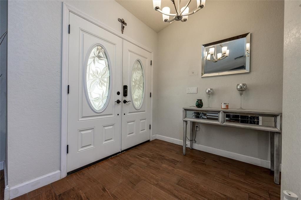 En Venta: $345,000 (3 camas, 2 baños, 1989 Pies cuadrados)