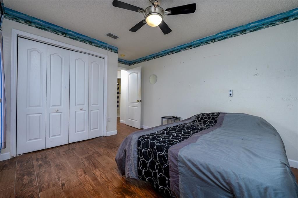 En Venta: $345,000 (3 camas, 2 baños, 1989 Pies cuadrados)