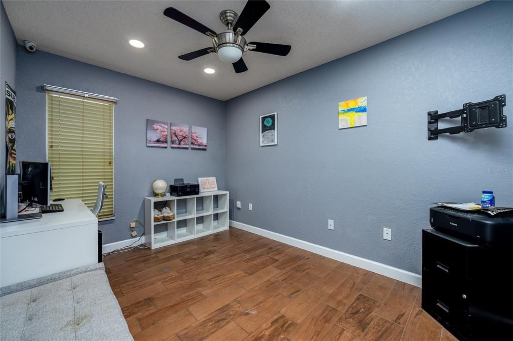 En Venta: $345,000 (3 camas, 2 baños, 1989 Pies cuadrados)