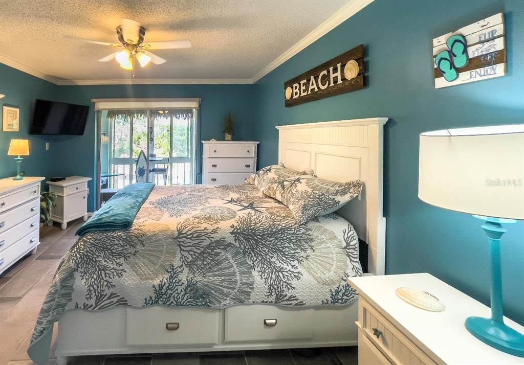 出租: $1,550 (2 贝兹, 1 浴室, 912 平方英尺)