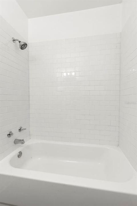 В аренду: $1,900 (3 спален, 1 ванн, 845 Квадратных фут)