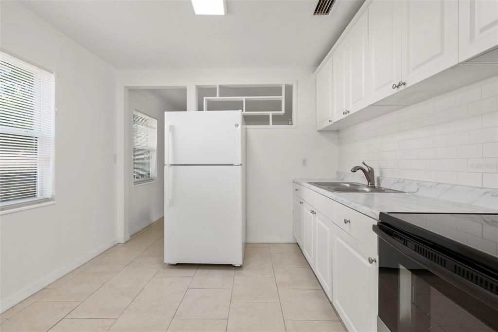 В аренду: $1,900 (3 спален, 1 ванн, 845 Квадратных фут)