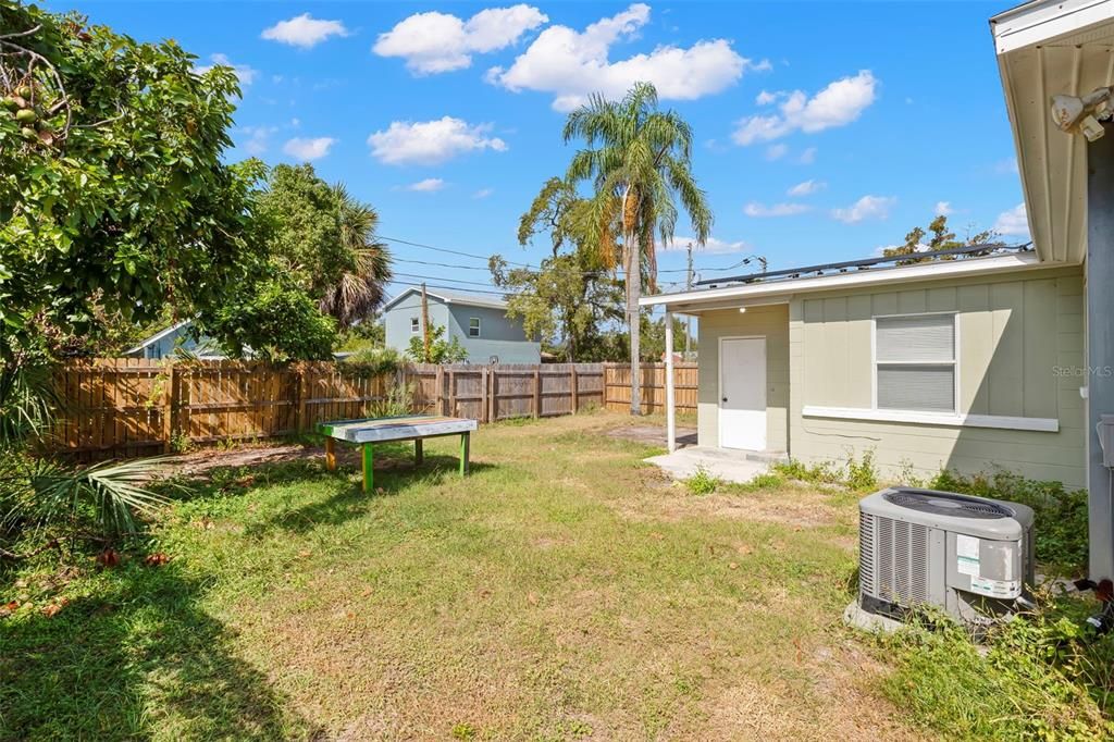 В аренду: $1,900 (3 спален, 1 ванн, 845 Квадратных фут)