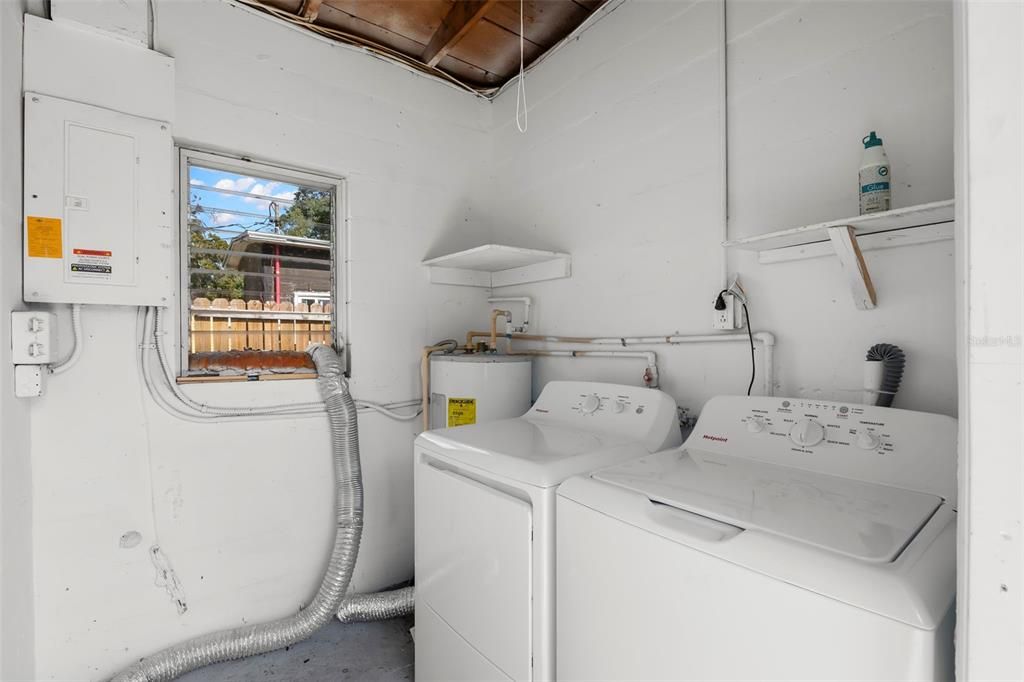 В аренду: $1,900 (3 спален, 1 ванн, 845 Квадратных фут)