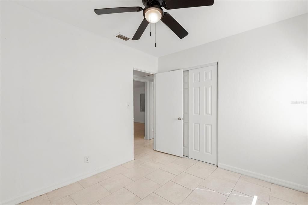 В аренду: $1,900 (3 спален, 1 ванн, 845 Квадратных фут)