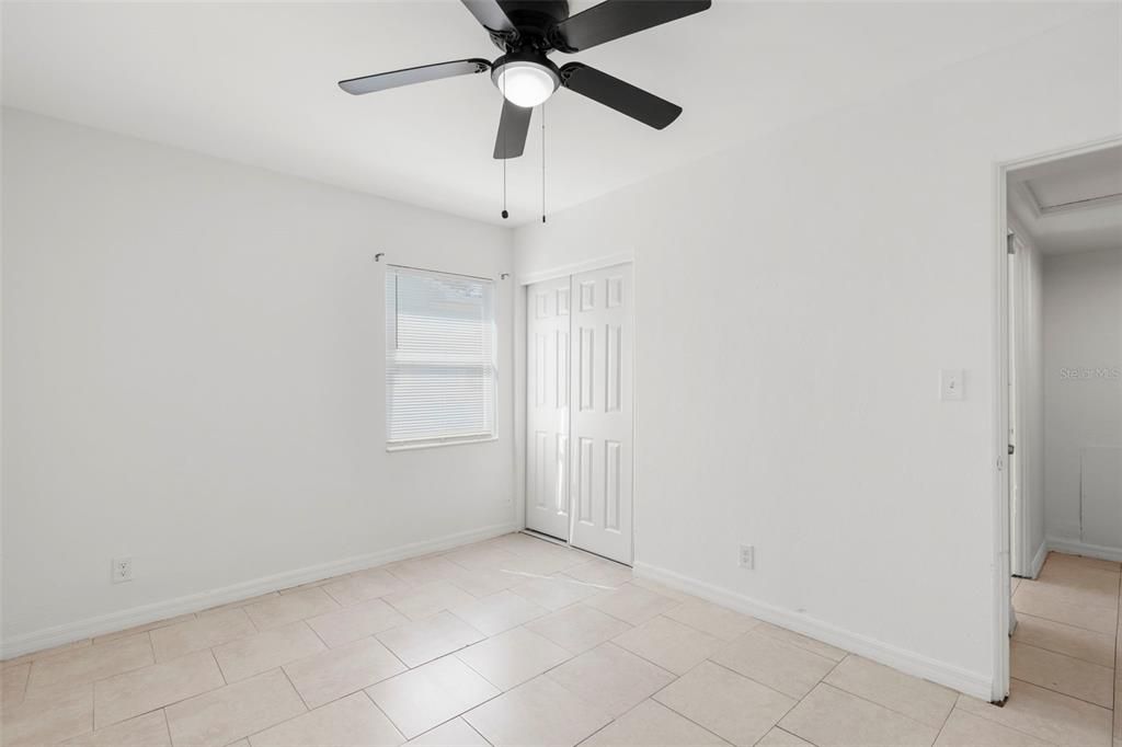 В аренду: $1,900 (3 спален, 1 ванн, 845 Квадратных фут)