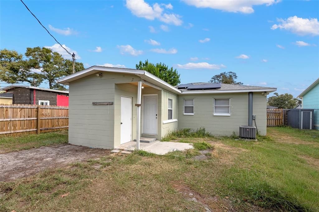 В аренду: $1,900 (3 спален, 1 ванн, 845 Квадратных фут)