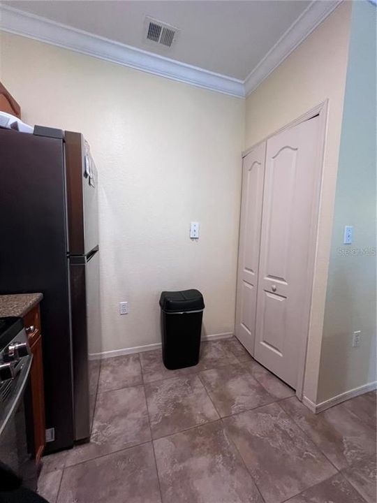 For Rent: $2,350 (2 beds, 2 baths, 1198 Square Feet)