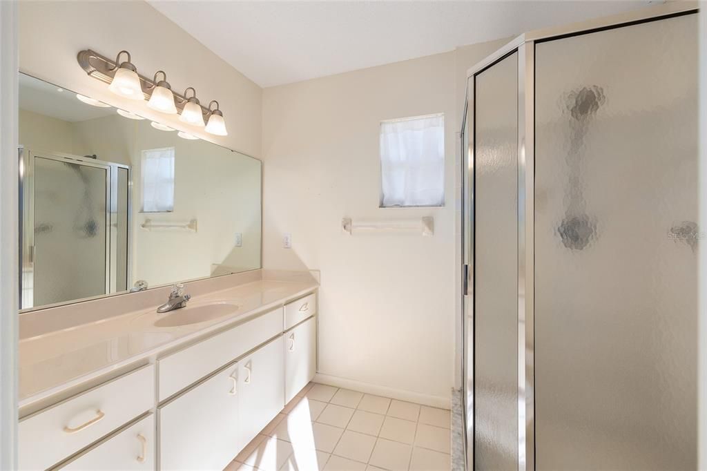 Active With Contract: $139,000 (2 beds, 2 baths, 1376 Square Feet)