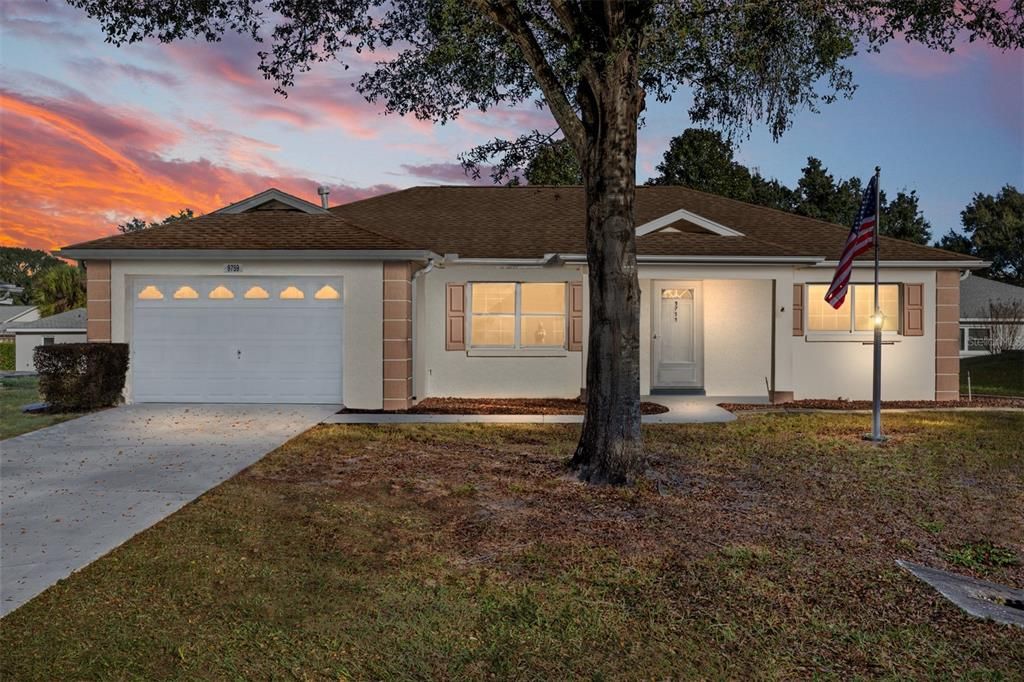 Active With Contract: $139,000 (2 beds, 2 baths, 1376 Square Feet)