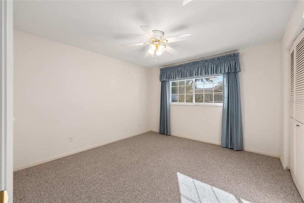 Active With Contract: $139,000 (2 beds, 2 baths, 1376 Square Feet)