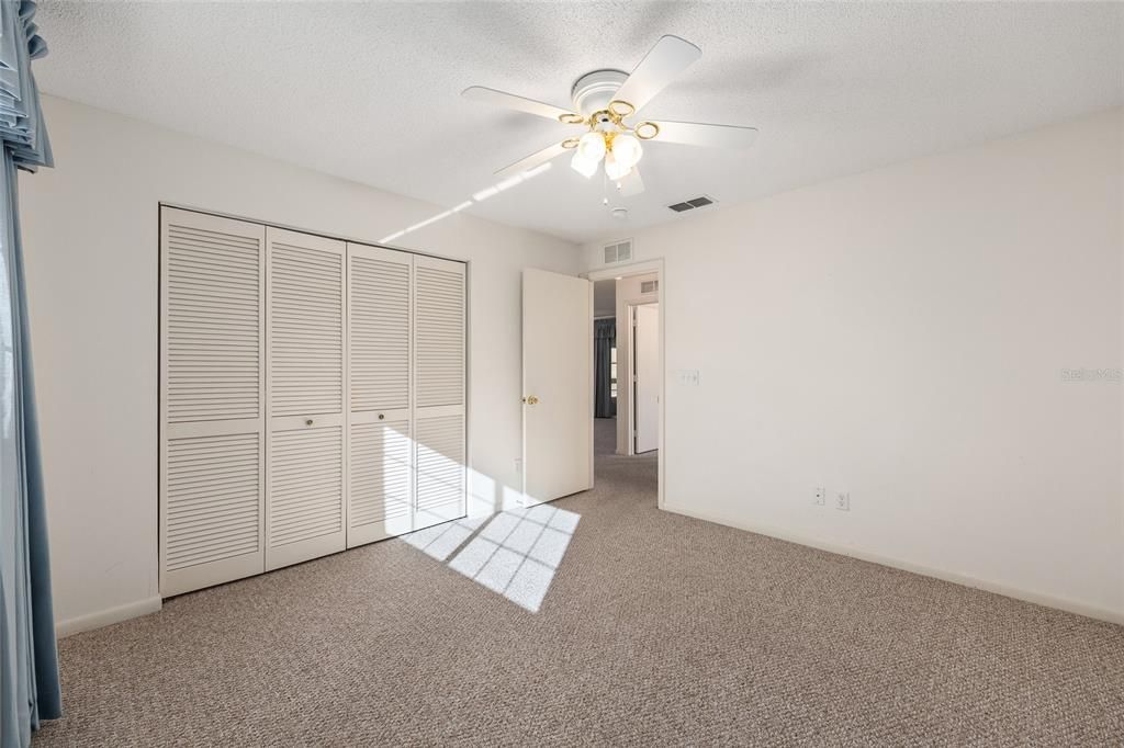 Active With Contract: $139,000 (2 beds, 2 baths, 1376 Square Feet)