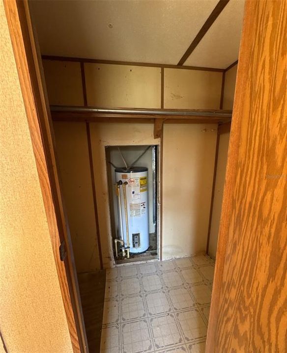 待售: $85,000 (3 贝兹, 2 浴室, 1012 平方英尺)