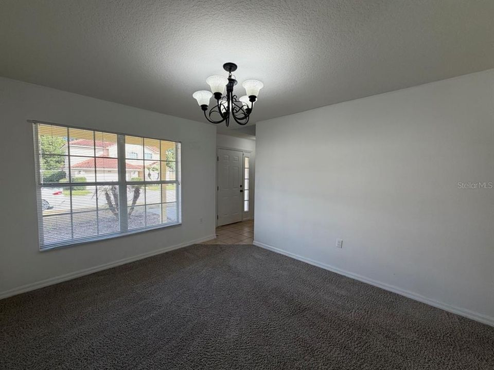 出租: $2,450 (4 贝兹, 3 浴室, 2059 平方英尺)