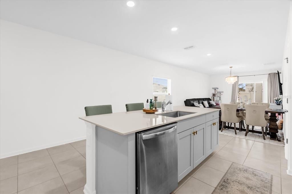 待售: $299,900 (3 贝兹, 2 浴室, 1444 平方英尺)