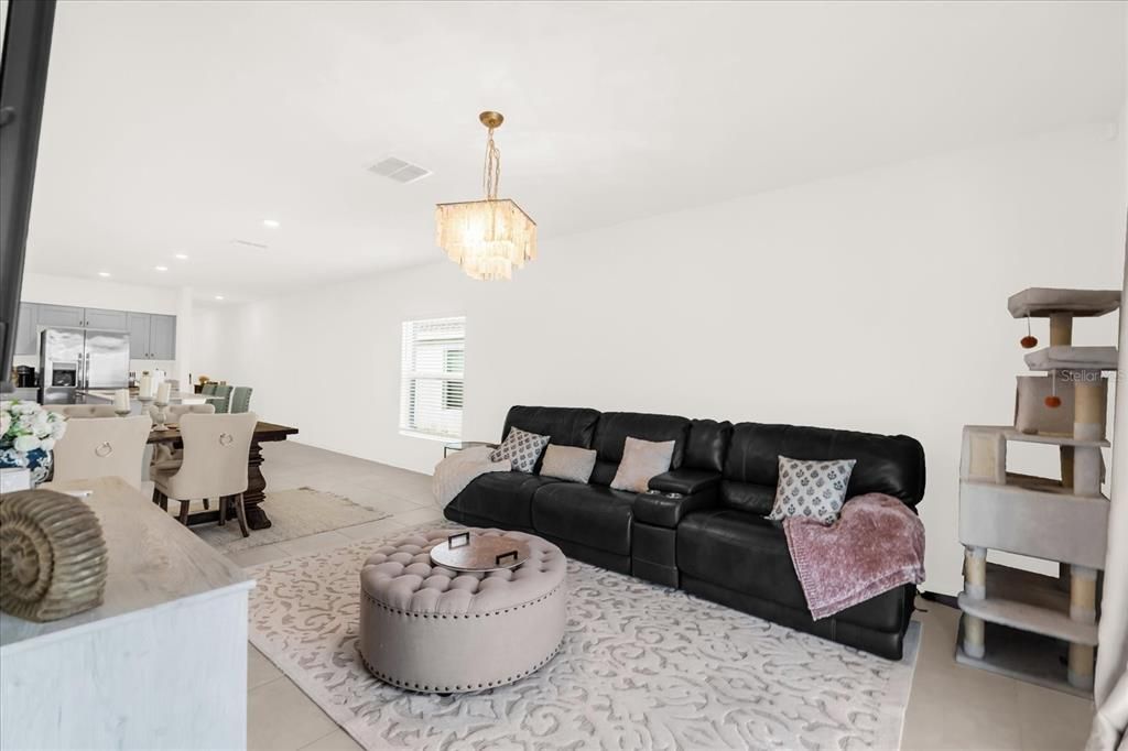 待售: $299,900 (3 贝兹, 2 浴室, 1444 平方英尺)