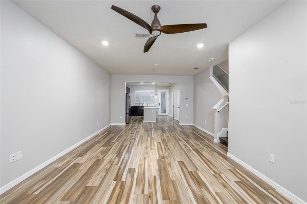 For Sale: $350,000 (3 beds, 2 baths, 1617 Square Feet)