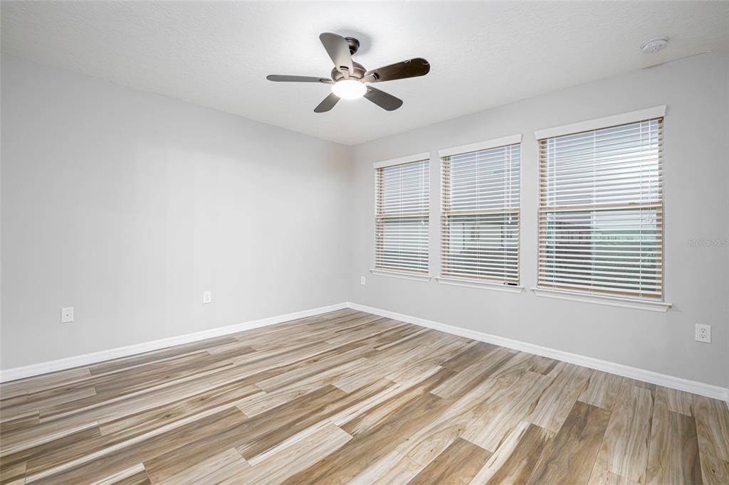 For Sale: $350,000 (3 beds, 2 baths, 1617 Square Feet)