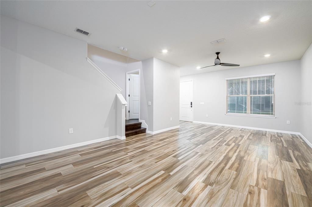 For Sale: $350,000 (3 beds, 2 baths, 1617 Square Feet)