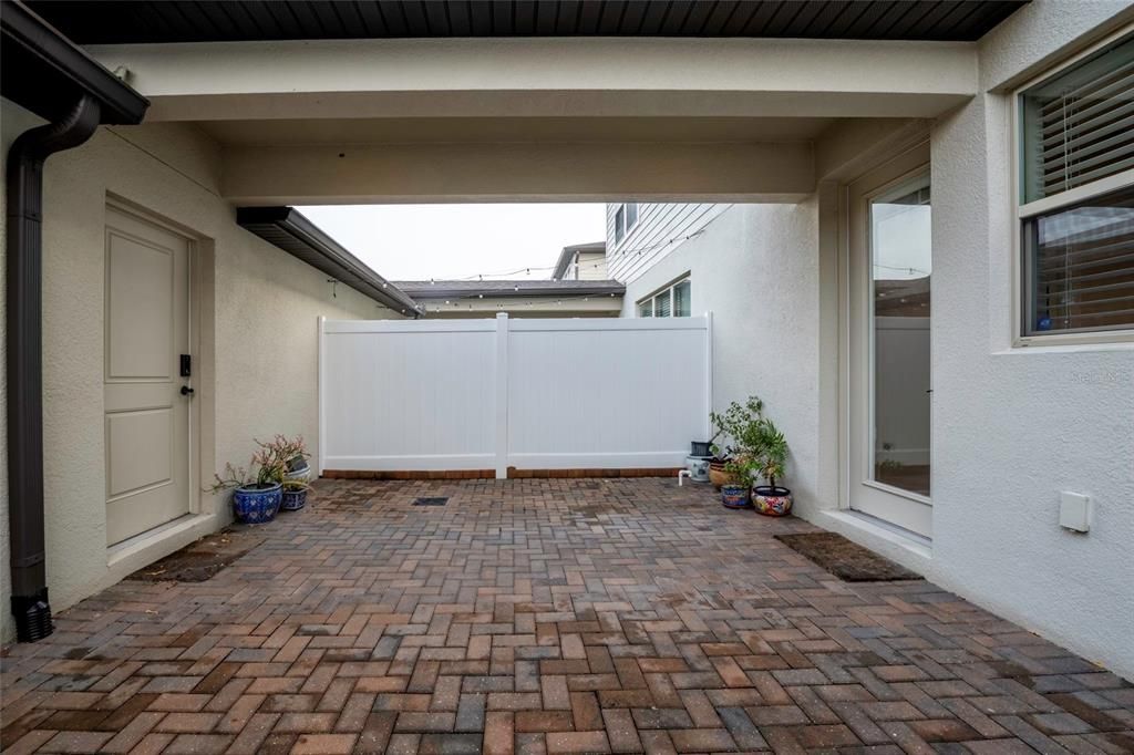 For Sale: $350,000 (3 beds, 2 baths, 1617 Square Feet)