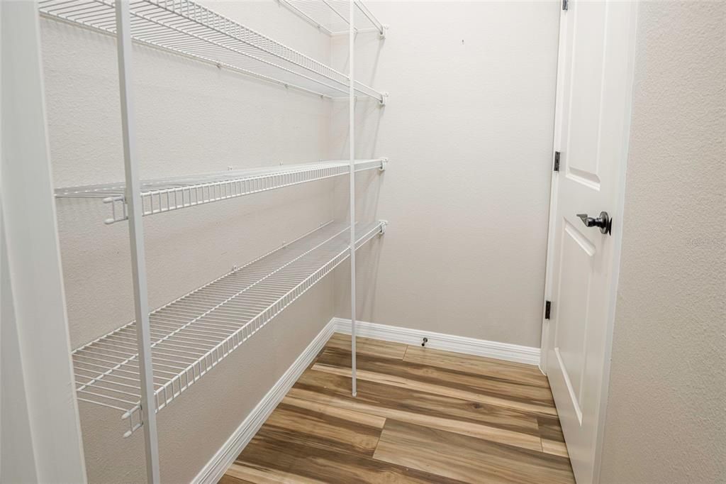 For Sale: $350,000 (3 beds, 2 baths, 1617 Square Feet)