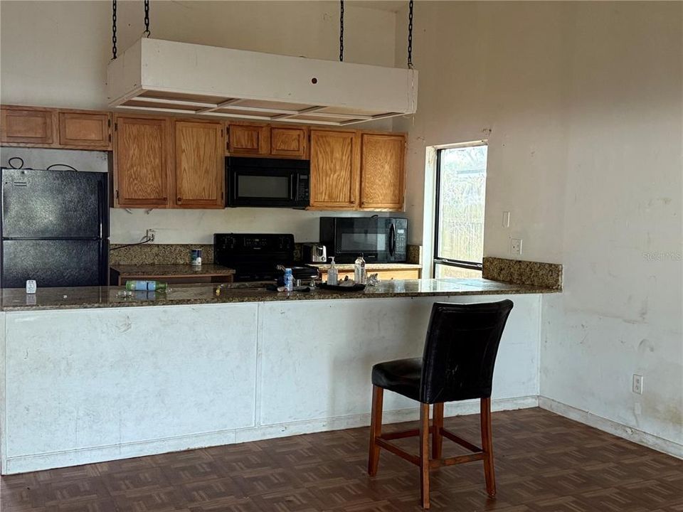 For Sale: $210,000 (3 beds, 2 baths, 1386 Square Feet)