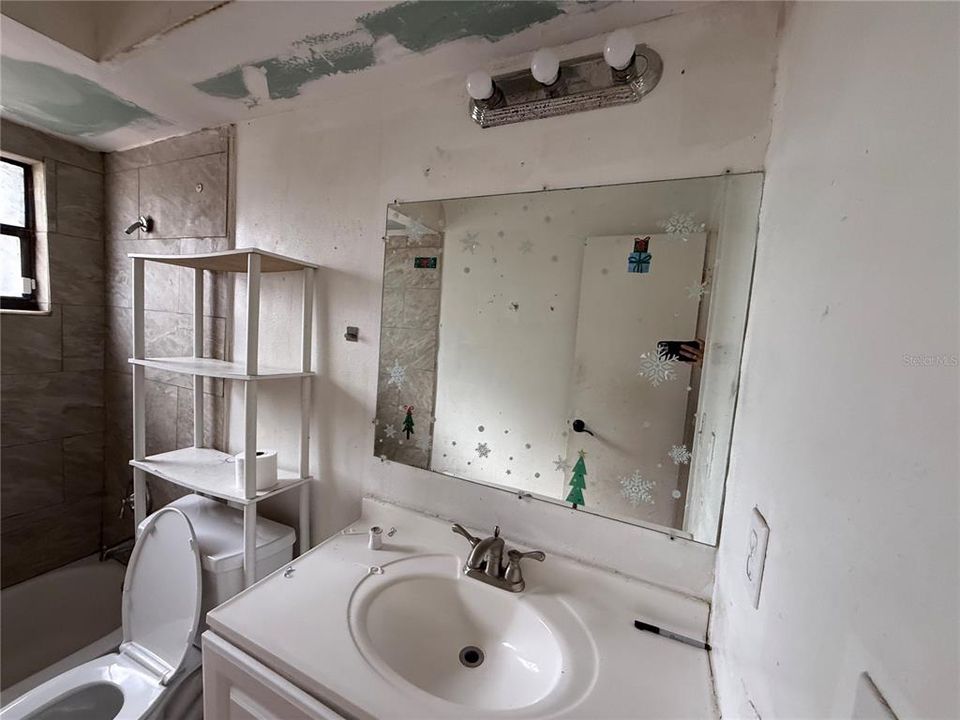 For Sale: $210,000 (3 beds, 2 baths, 1386 Square Feet)