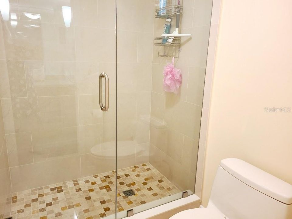 待售: $625,000 (2 贝兹, 2 浴室, 1240 平方英尺)