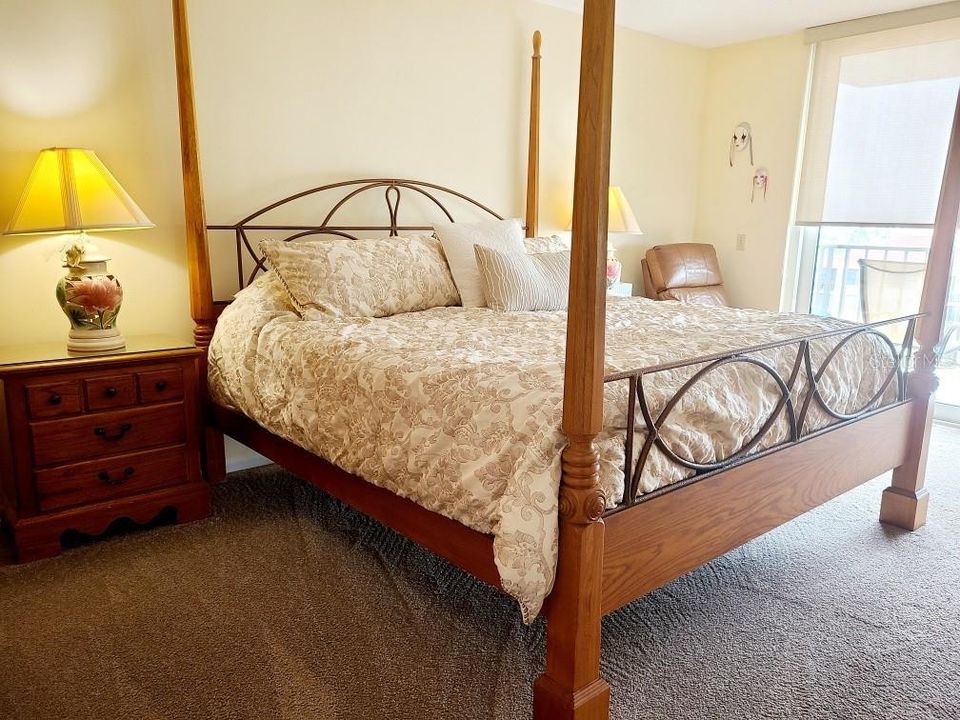 待售: $625,000 (2 贝兹, 2 浴室, 1240 平方英尺)