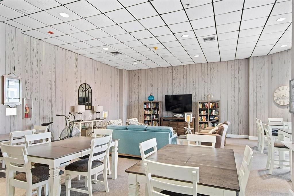 待售: $625,000 (2 贝兹, 2 浴室, 1240 平方英尺)