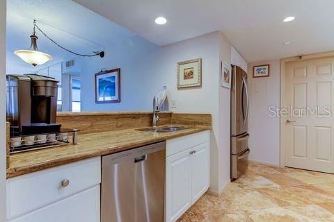 待售: $625,000 (2 贝兹, 2 浴室, 1240 平方英尺)