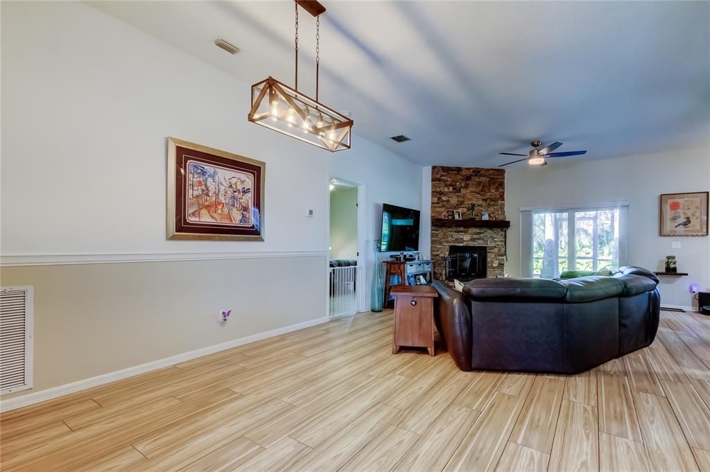 En Venta: $530,000 (3 camas, 2 baños, 1439 Pies cuadrados)