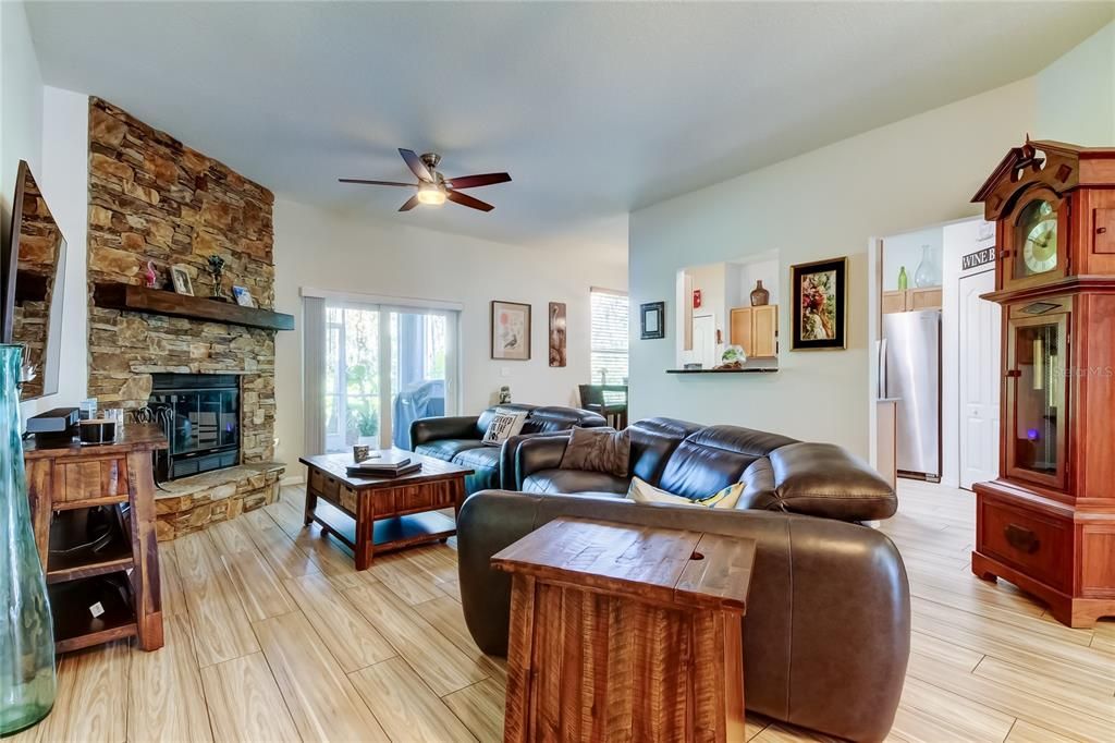 En Venta: $530,000 (3 camas, 2 baños, 1439 Pies cuadrados)