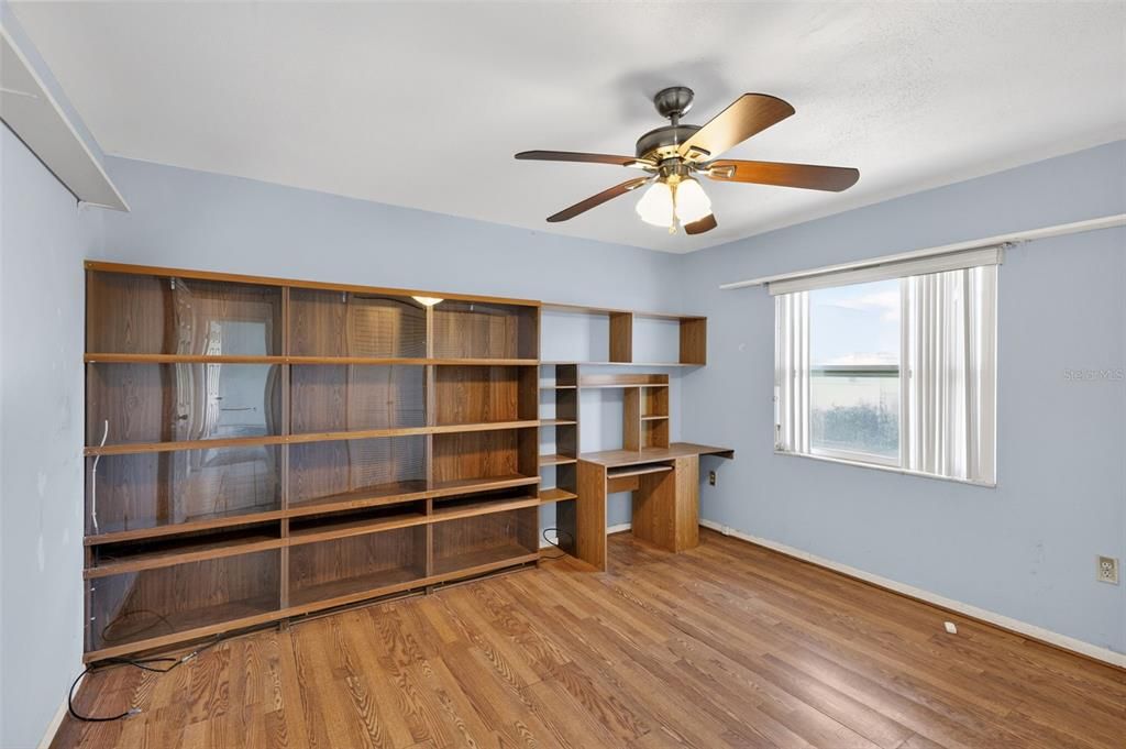 For Sale: $199,900 (3 beds, 2 baths, 1694 Square Feet)