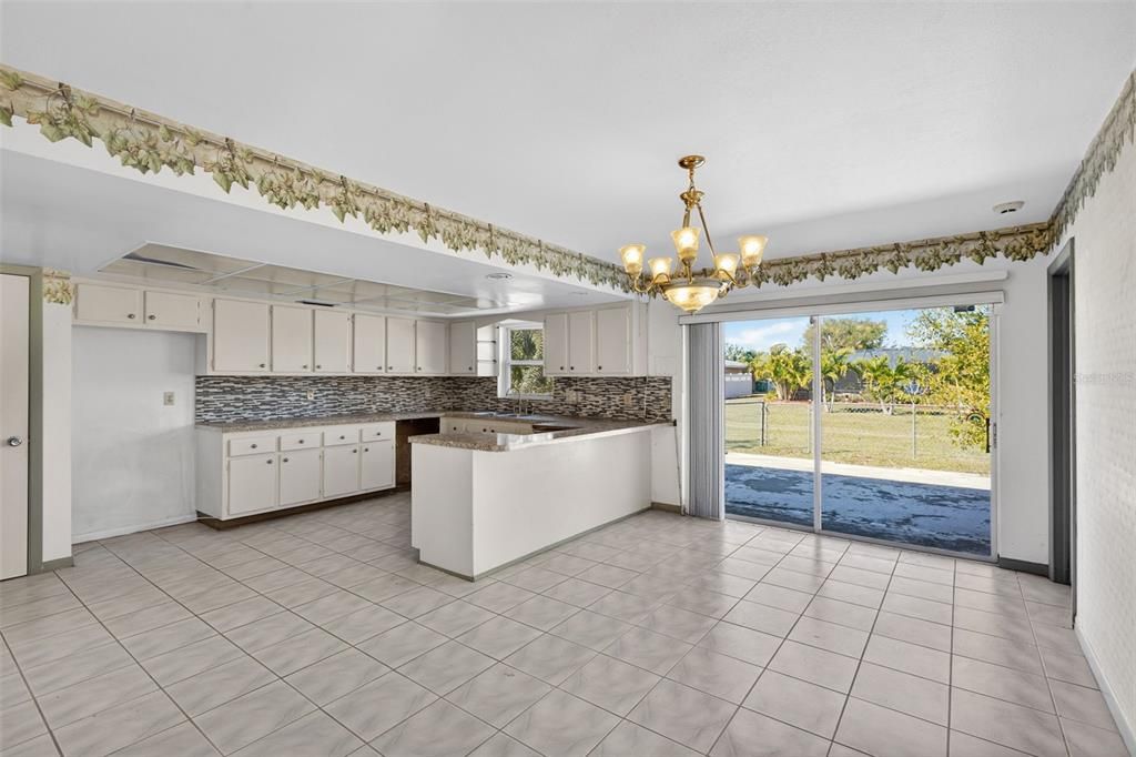 For Sale: $199,900 (3 beds, 2 baths, 1694 Square Feet)