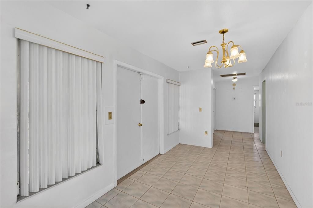 For Sale: $199,900 (3 beds, 2 baths, 1694 Square Feet)