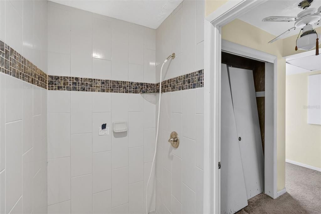 For Sale: $199,900 (3 beds, 2 baths, 1694 Square Feet)