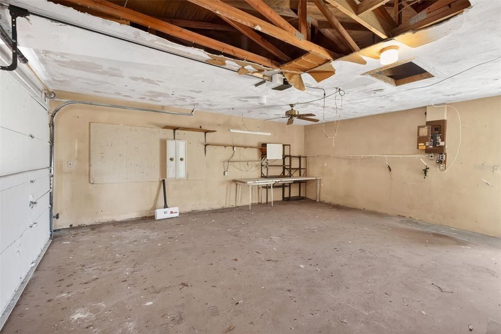 For Sale: $199,900 (3 beds, 2 baths, 1694 Square Feet)