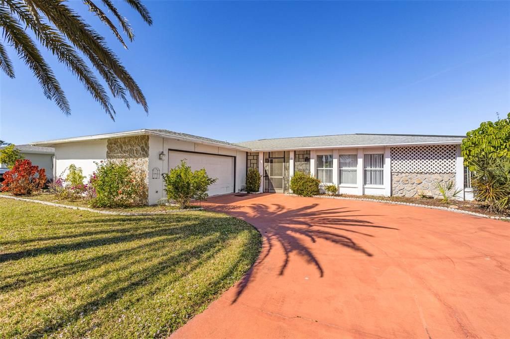 For Sale: $199,900 (3 beds, 2 baths, 1694 Square Feet)