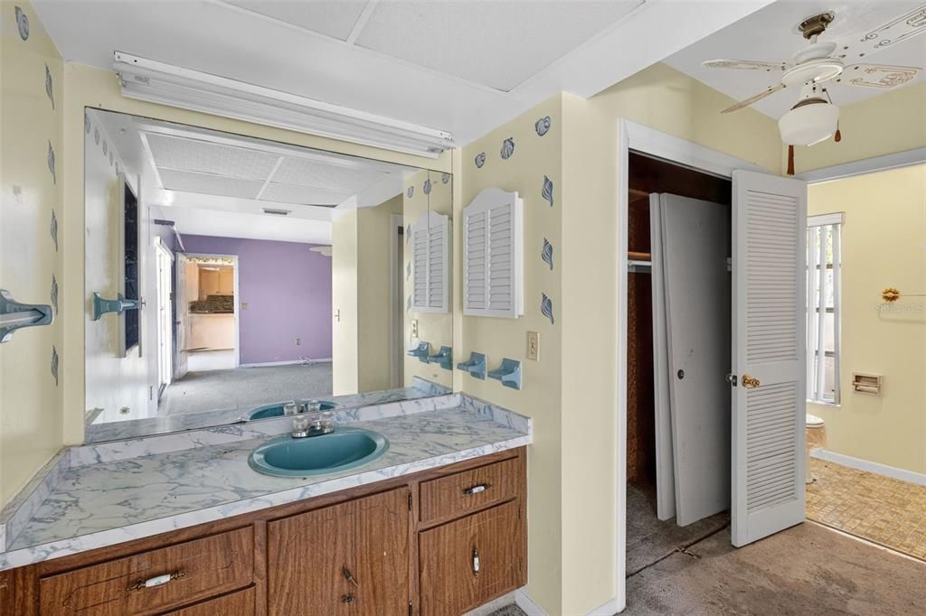 For Sale: $199,900 (3 beds, 2 baths, 1694 Square Feet)