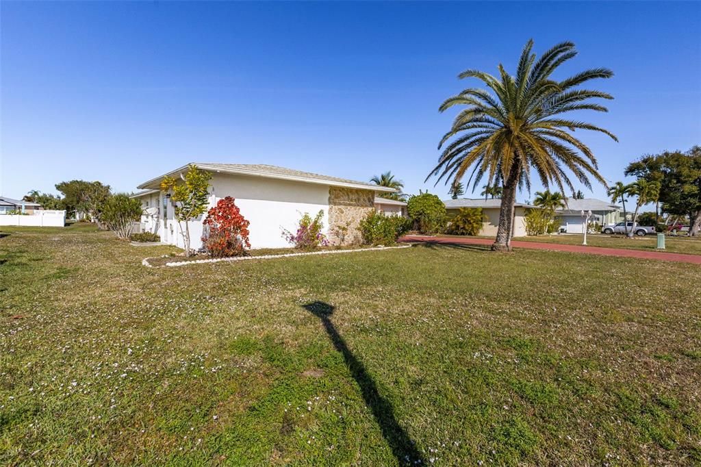 For Sale: $199,900 (3 beds, 2 baths, 1694 Square Feet)