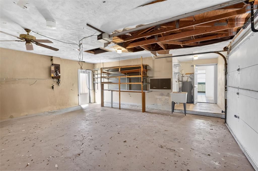 For Sale: $199,900 (3 beds, 2 baths, 1694 Square Feet)