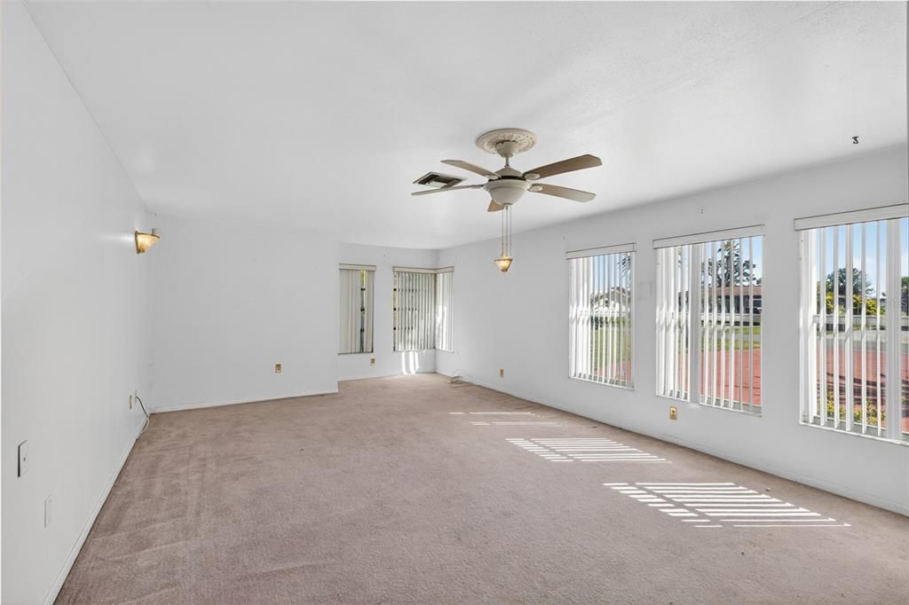 For Sale: $199,900 (3 beds, 2 baths, 1694 Square Feet)