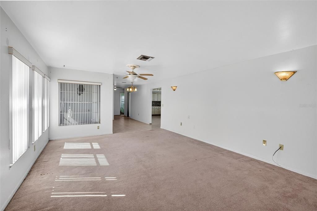 For Sale: $199,900 (3 beds, 2 baths, 1694 Square Feet)