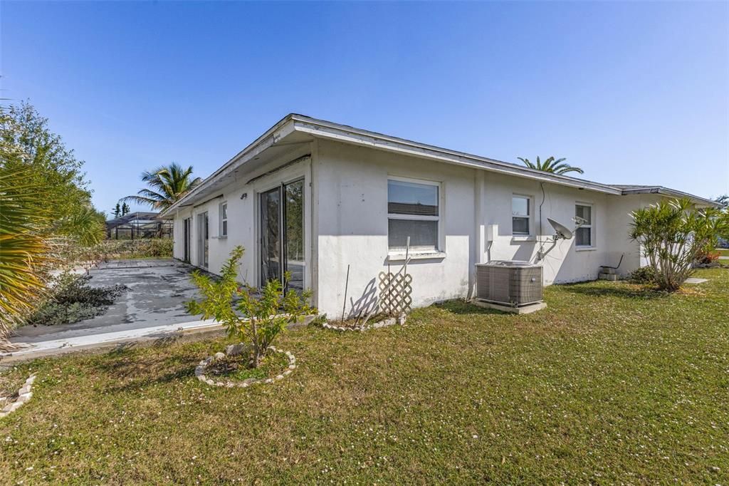 For Sale: $199,900 (3 beds, 2 baths, 1694 Square Feet)