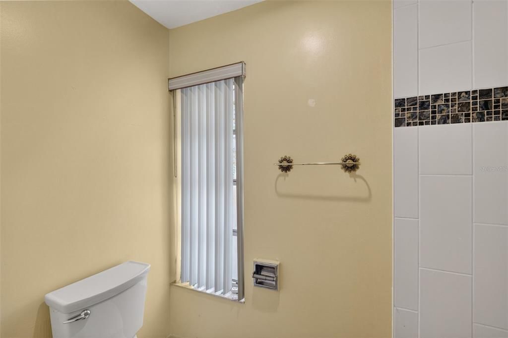 For Sale: $199,900 (3 beds, 2 baths, 1694 Square Feet)