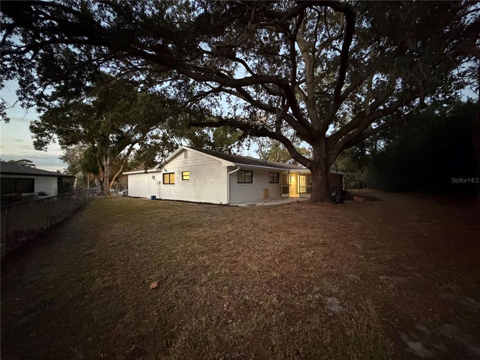 На продажу: $445,000 (5 спален, 2 ванн, 1849 Квадратных фут)