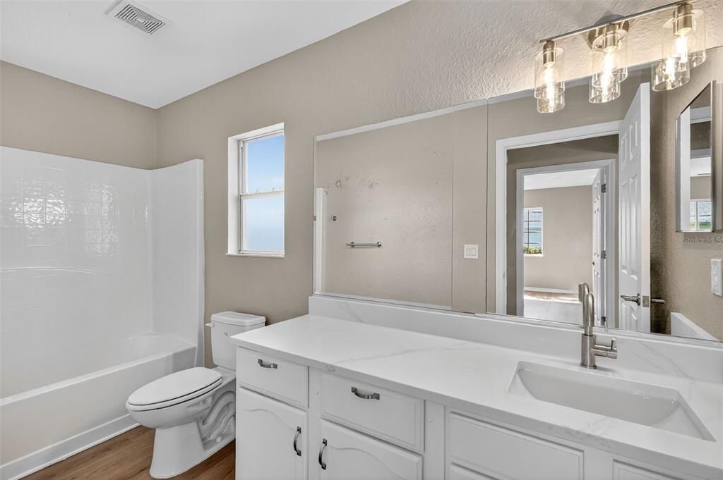 出租: $2,300 (2 贝兹, 2 浴室, 1554 平方英尺)