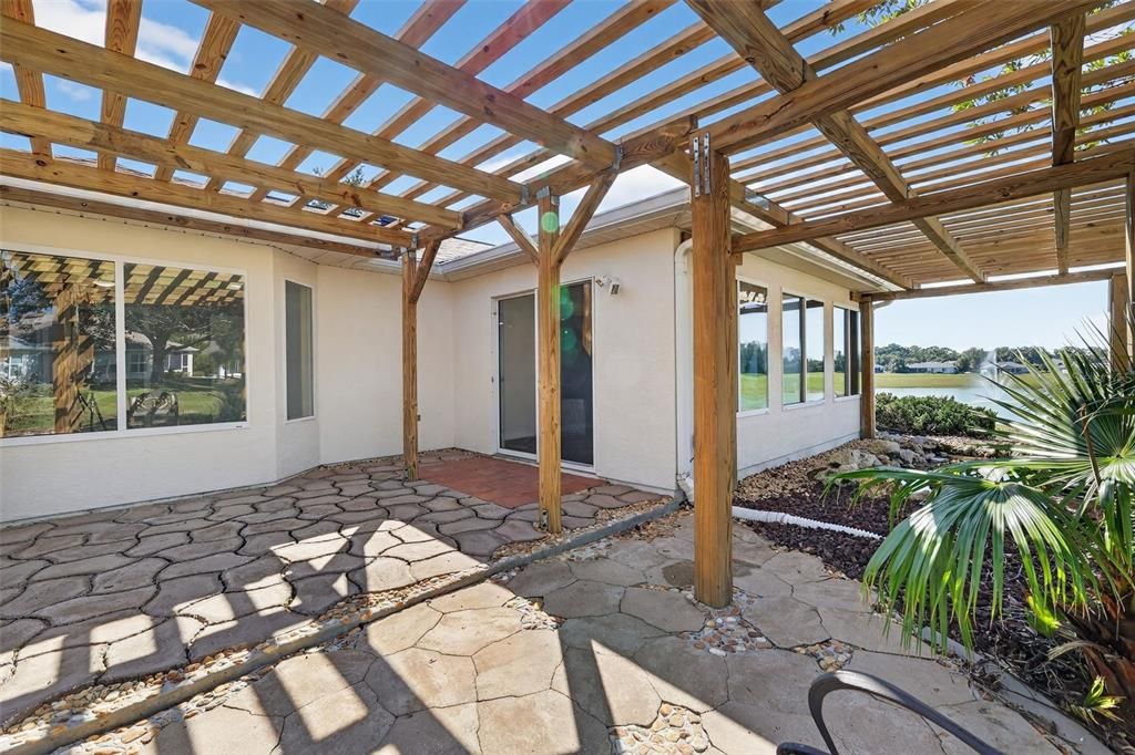 出租: $2,300 (2 贝兹, 2 浴室, 1554 平方英尺)