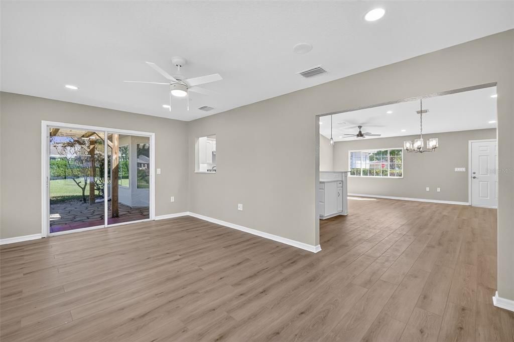 出租: $2,300 (2 贝兹, 2 浴室, 1554 平方英尺)